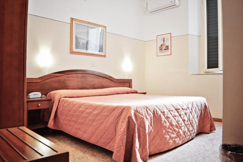 Hotel Arno Bellariva Florencja Pokój zdjęcie